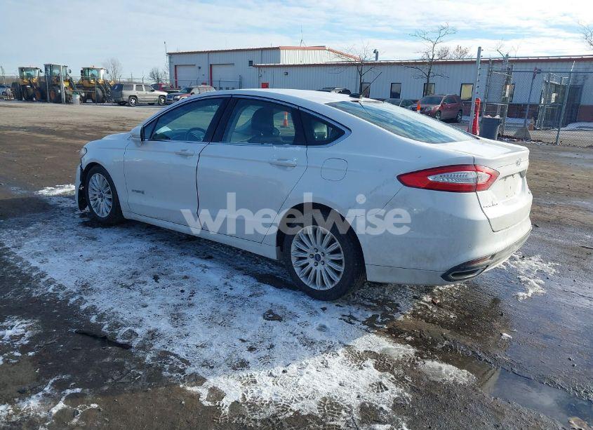 Photo 3 of 2013 Ford Fusion HYBRID SE (VIN 3FA6P0LU8DR155976)
