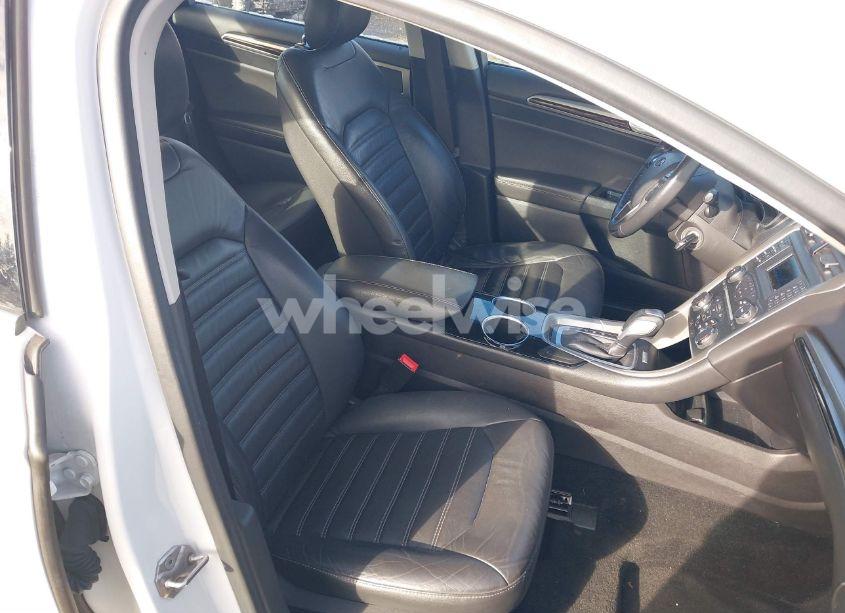 Photo 5 of 2013 Ford Fusion HYBRID SE (VIN 3FA6P0LU8DR155976)