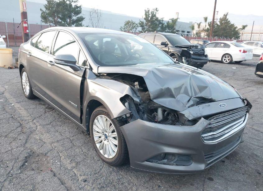 2013 Ford Fusion HYBRID SE (VIN 3FA6P0LU8DR257570) main photo