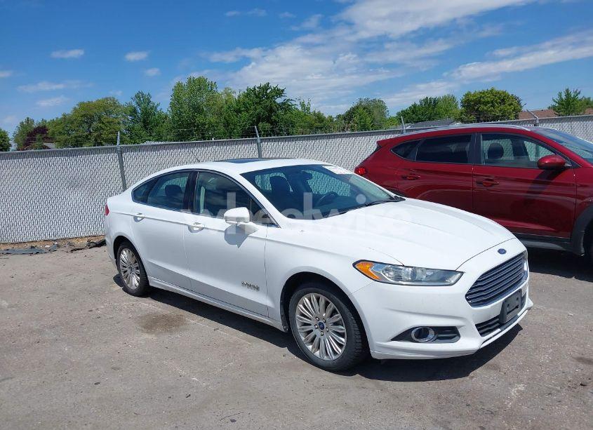 2014 Ford Fusion HYBRID SE (VIN 3FA6P0LU8ER142632) main photo
