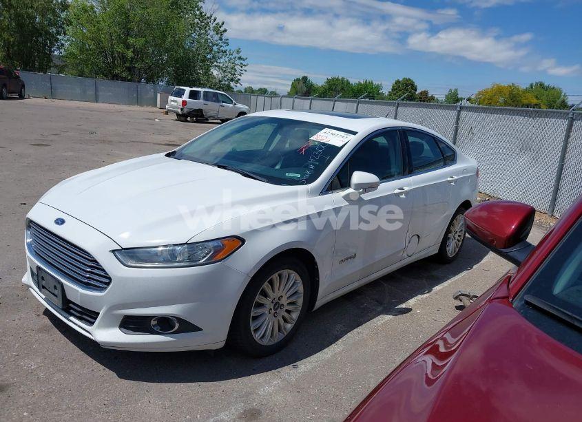 Photo 2 of 2014 Ford Fusion HYBRID SE (VIN 3FA6P0LU8ER142632)