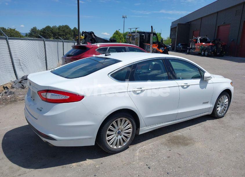 Photo 4 of 2014 Ford Fusion HYBRID SE (VIN 3FA6P0LU8ER142632)