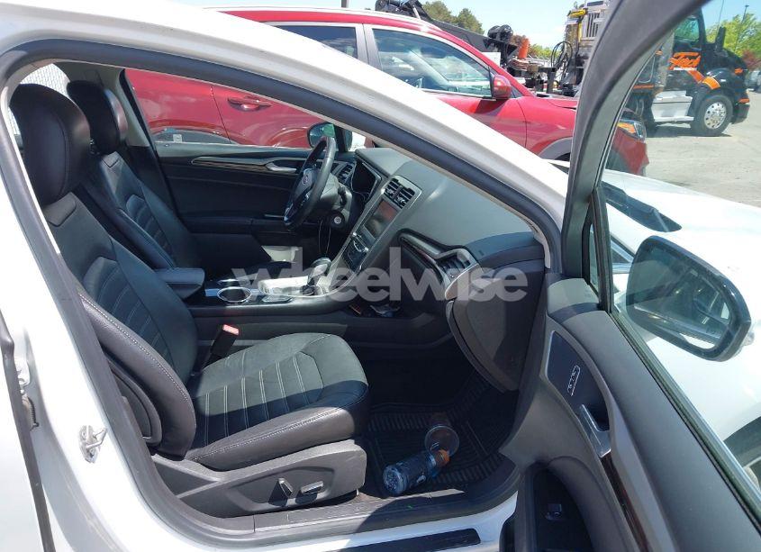 Photo 5 of 2014 Ford Fusion HYBRID SE (VIN 3FA6P0LU8ER142632)