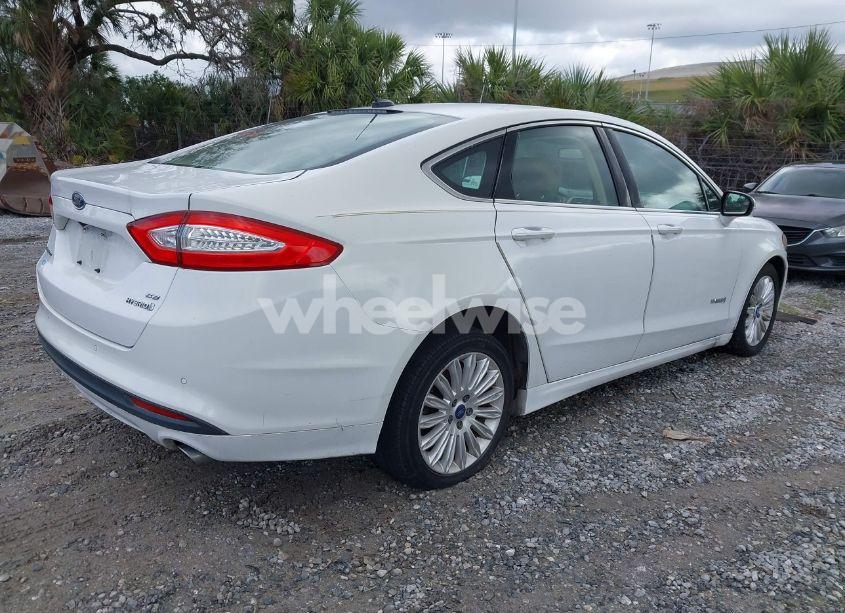 Photo 4 of 2014 Ford Fusion HYBRID SE (VIN 3FA6P0LU8ER167840)
