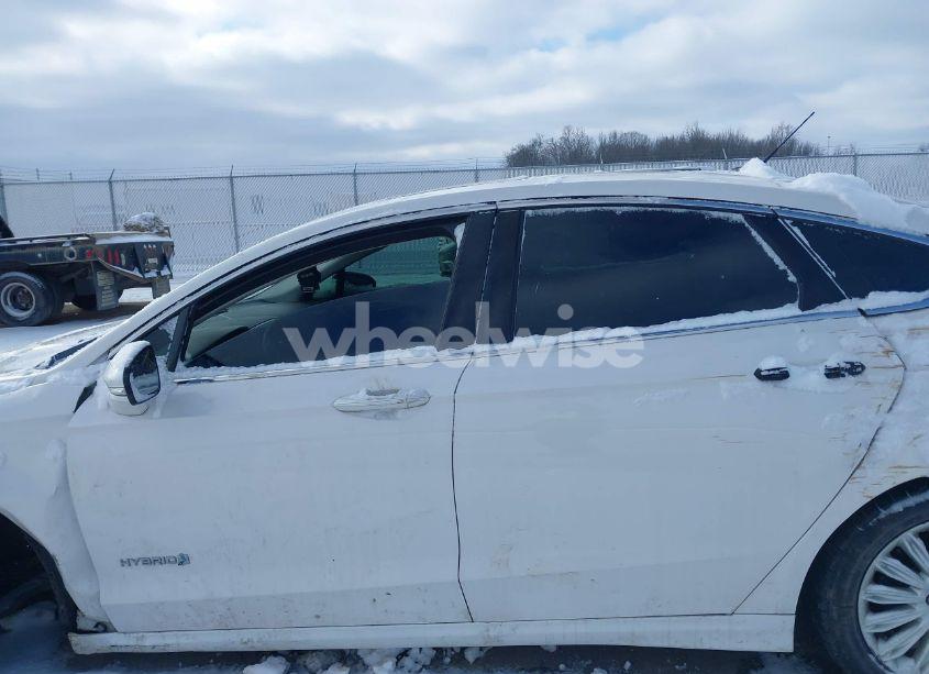 Photo 14 of 2014 Ford Fusion HYBRID SE (VIN 3FA6P0LU8ER192043)