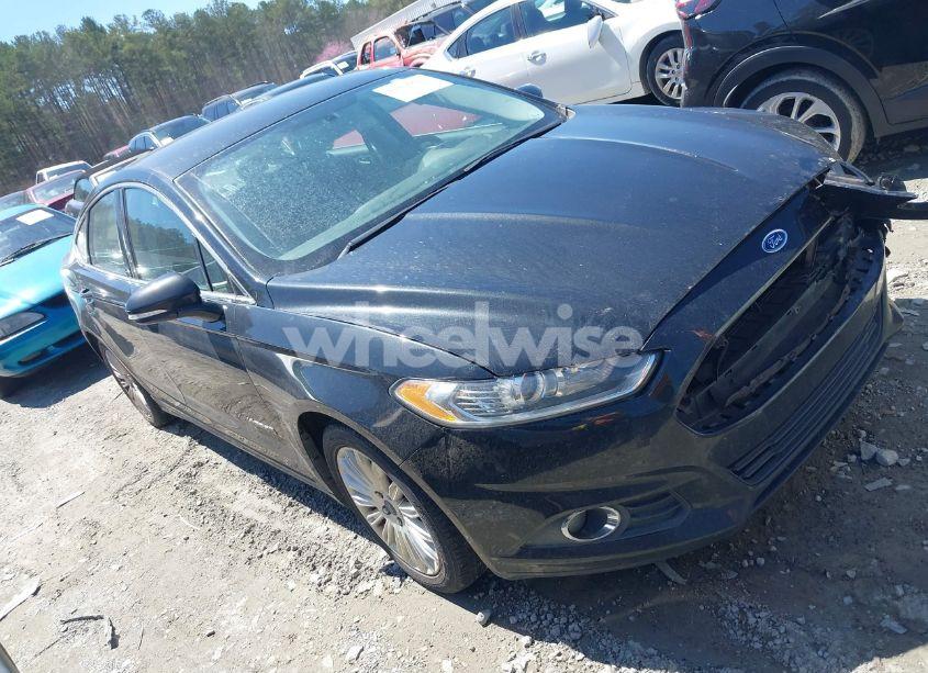 2015 Ford Fusion HYBRID SE (VIN 3FA6P0LU8FR148917) main photo