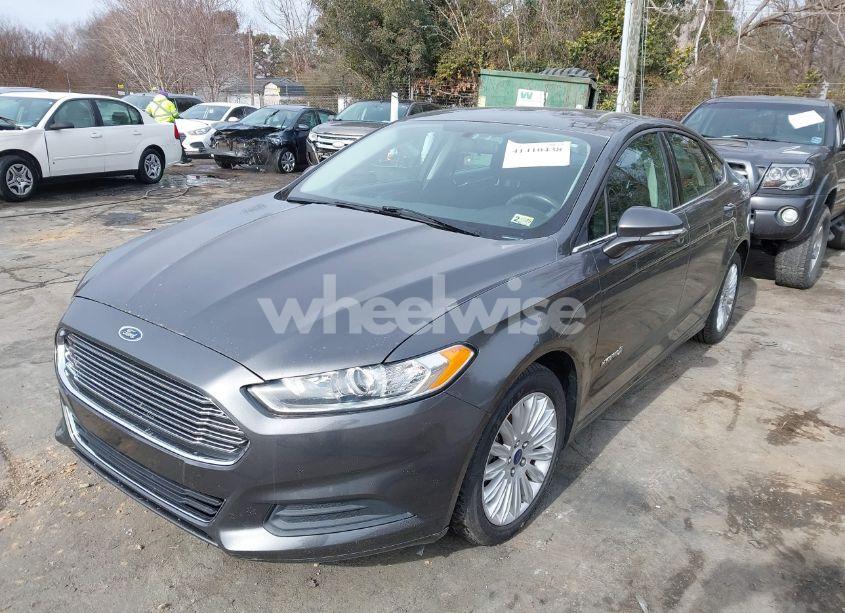 Photo 2 of 2015 Ford Fusion HYBRID SE (VIN 3FA6P0LU8FR149517)
