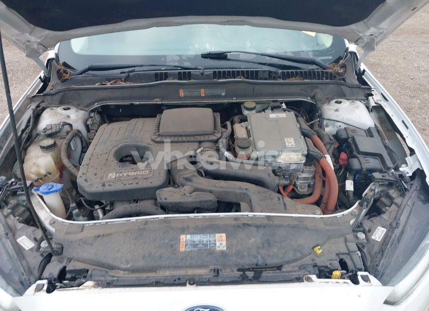Photo 10 of 2015 Ford Fusion HYBRID SE (VIN 3FA6P0LU8FR160047)