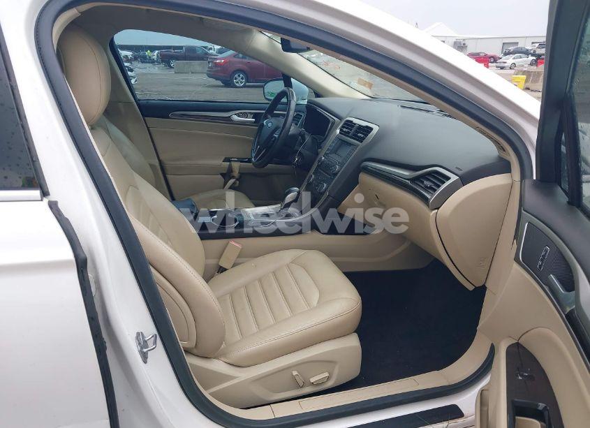 Photo 5 of 2015 Ford Fusion HYBRID SE (VIN 3FA6P0LU8FR160047)