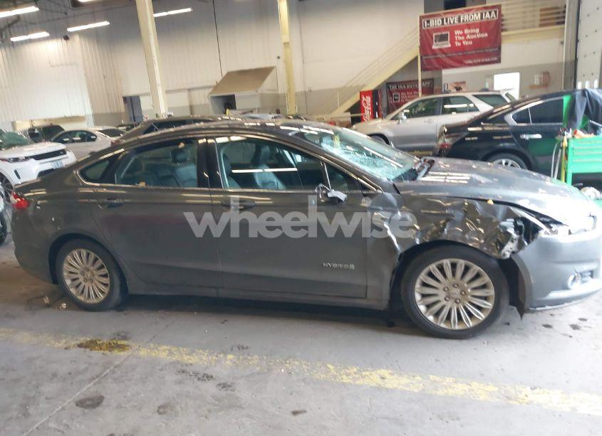 Photo 13 of 2015 Ford Fusion HYBRID SE (VIN 3FA6P0LU8FR170173)