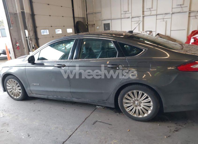 Photo 14 of 2015 Ford Fusion HYBRID SE (VIN 3FA6P0LU8FR170173)