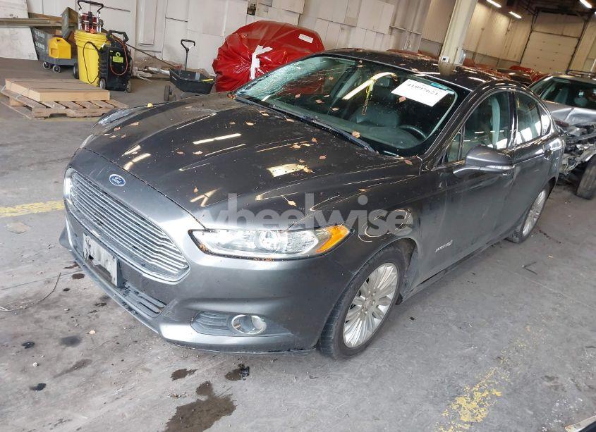 Photo 2 of 2015 Ford Fusion HYBRID SE (VIN 3FA6P0LU8FR170173)
