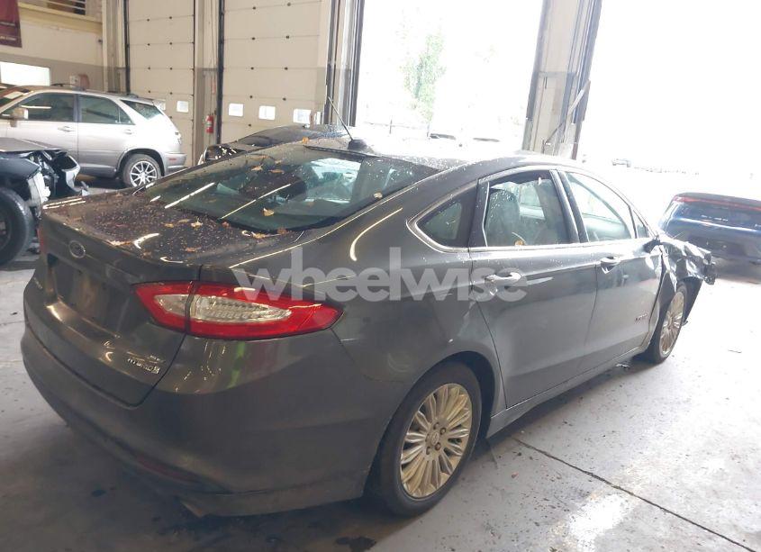 Photo 4 of 2015 Ford Fusion HYBRID SE (VIN 3FA6P0LU8FR170173)