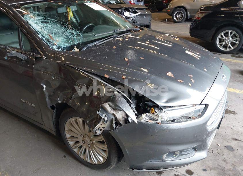 Photo 6 of 2015 Ford Fusion HYBRID SE (VIN 3FA6P0LU8FR170173)