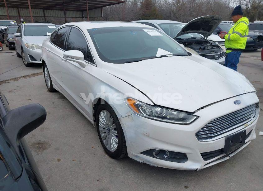 2015 Ford Fusion HYBRID SE (VIN 3FA6P0LU8FR199849) main photo