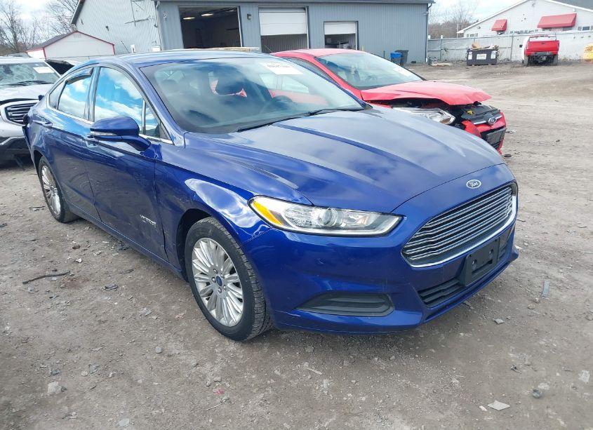 2016 Ford Fusion HYBRID SE (VIN 3FA6P0LU8GR177125) main photo