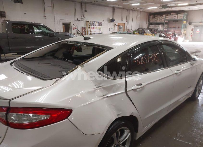 Photo 18 of 2016 Ford Fusion HYBRID SE (VIN 3FA6P0LU8GR350433)