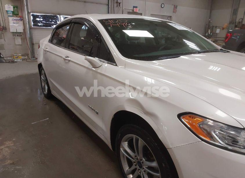 Photo 19 of 2016 Ford Fusion HYBRID SE (VIN 3FA6P0LU8GR350433)