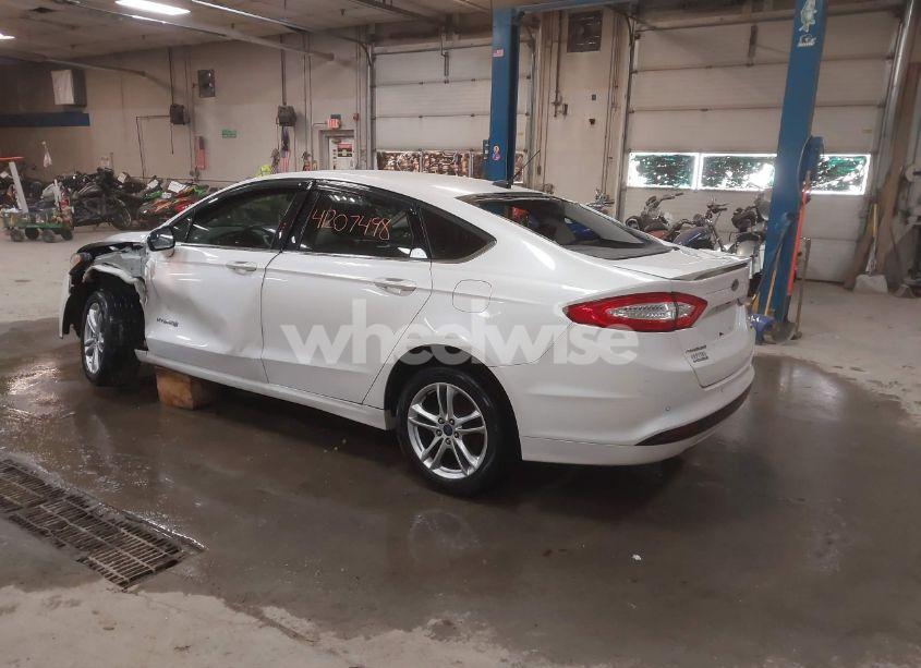 Photo 3 of 2016 Ford Fusion HYBRID SE (VIN 3FA6P0LU8GR350433)