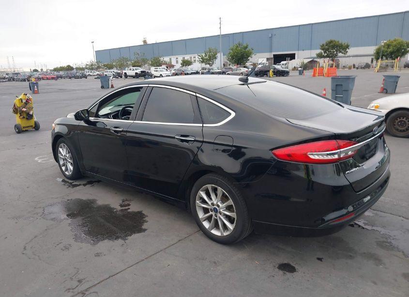 Photo 3 of 2017 Ford Fusion HYBRID SE (VIN 3FA6P0LU8HR196937)
