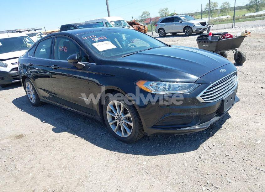 2017 Ford Fusion HYBRID SE (VIN 3FA6P0LU8HR216961) main photo