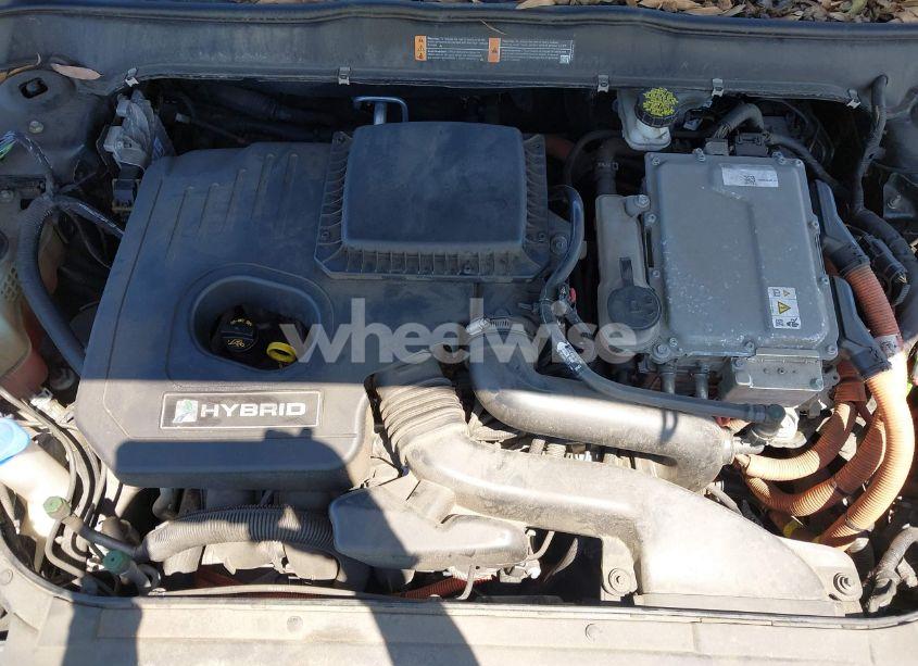 Photo 10 of 2017 Ford Fusion HYBRID SE (VIN 3FA6P0LU8HR216961)