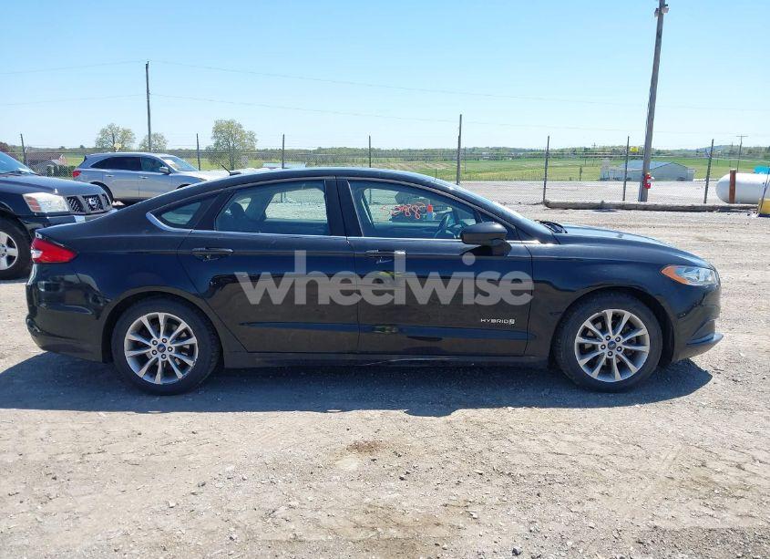 Photo 13 of 2017 Ford Fusion HYBRID SE (VIN 3FA6P0LU8HR216961)