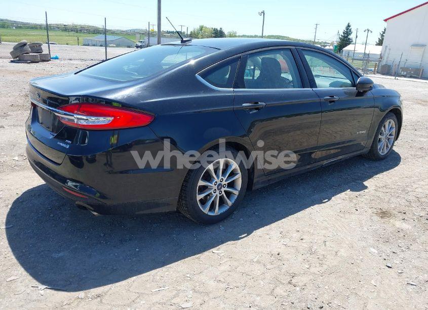 Photo 4 of 2017 Ford Fusion HYBRID SE (VIN 3FA6P0LU8HR216961)