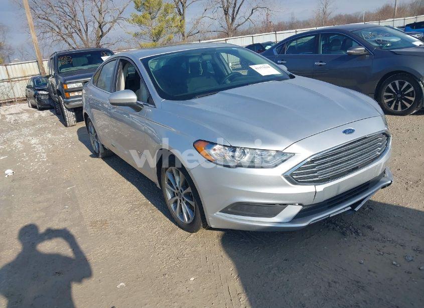 2017 Ford Fusion HYBRID SE (VIN 3FA6P0LU8HR374135) main photo