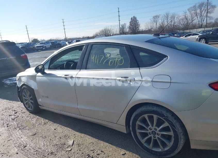 Photo 14 of 2017 Ford Fusion HYBRID SE (VIN 3FA6P0LU8HR374135)