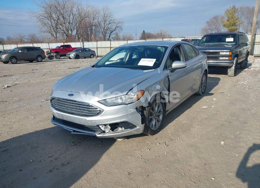 Photo 2 of 2017 Ford Fusion HYBRID SE (VIN 3FA6P0LU8HR374135)
