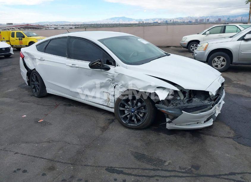 2017 Ford Fusion HYBRID SE (VIN 3FA6P0LU8HR385510) main photo