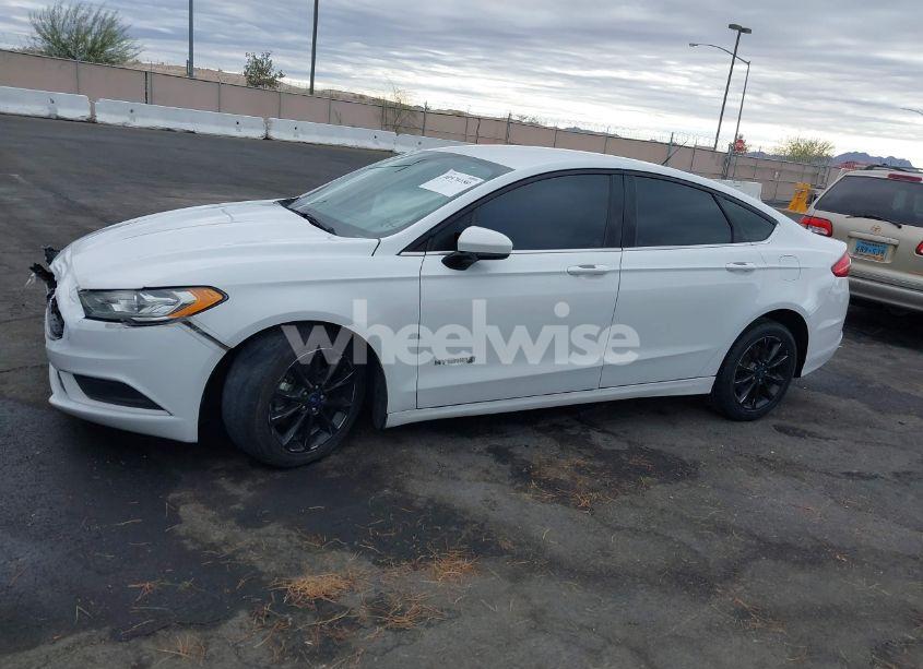 Photo 13 of 2017 Ford Fusion HYBRID SE (VIN 3FA6P0LU8HR385510)