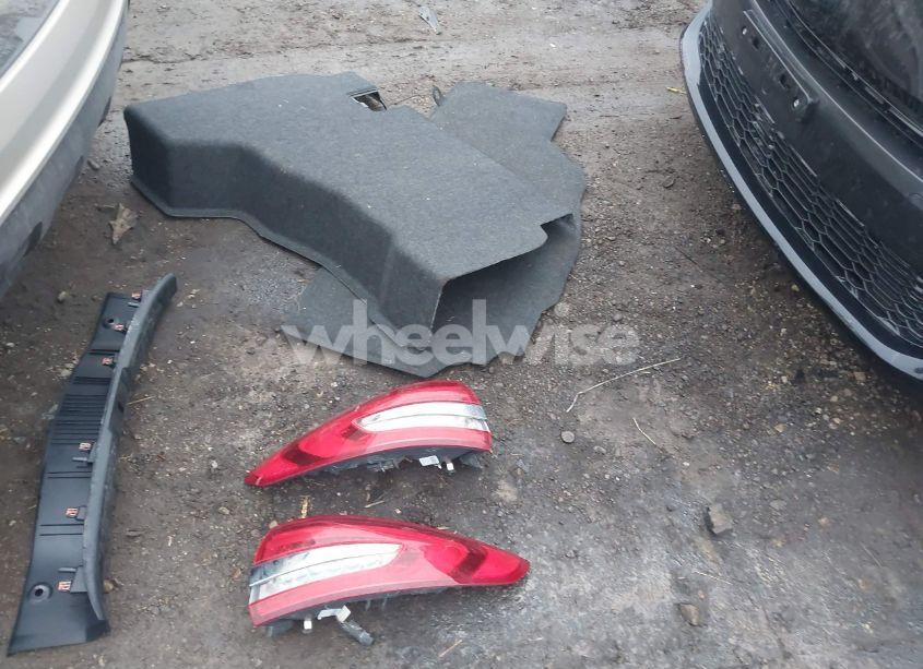 Photo 12 of 2017 Ford Fusion HYBRID SE (VIN 3FA6P0LU8HR412799)