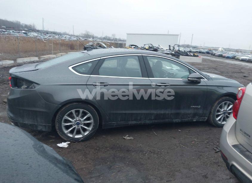 Photo 14 of 2017 Ford Fusion HYBRID SE (VIN 3FA6P0LU8HR412799)