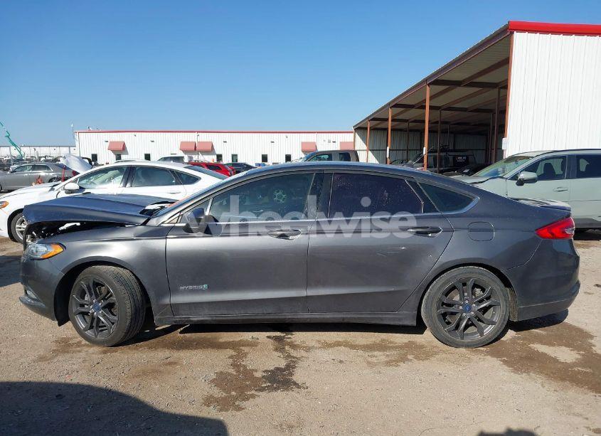 Photo 14 of 2018 Ford Fusion HYBRID SE (VIN 3FA6P0LU8JR116073)