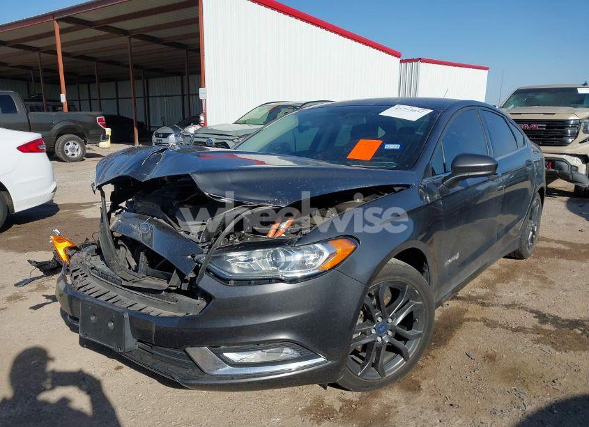 Photo 2 of 2018 Ford Fusion HYBRID SE (VIN 3FA6P0LU8JR116073)