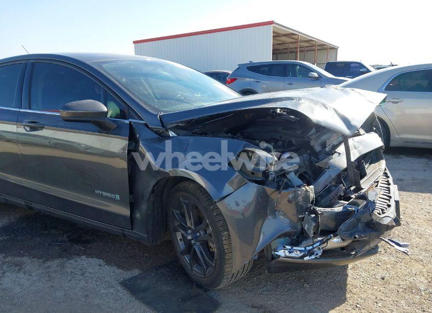 Photo 6 of 2018 Ford Fusion HYBRID SE (VIN 3FA6P0LU8JR116073)