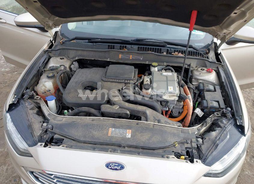 Photo 10 of 2018 Ford Fusion HYBRID SE (VIN 3FA6P0LU8JR137666)