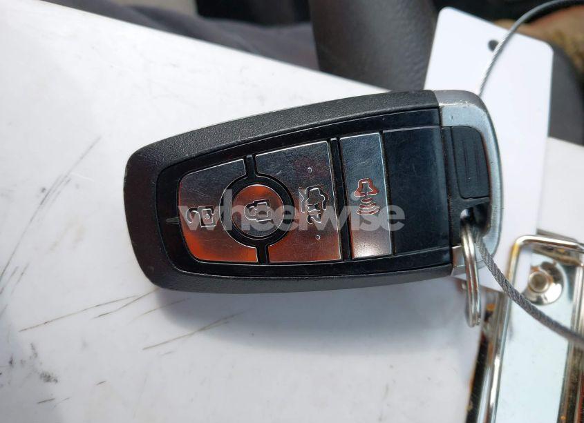 Photo 11 of 2018 Ford Fusion HYBRID SE (VIN 3FA6P0LU8JR137666)