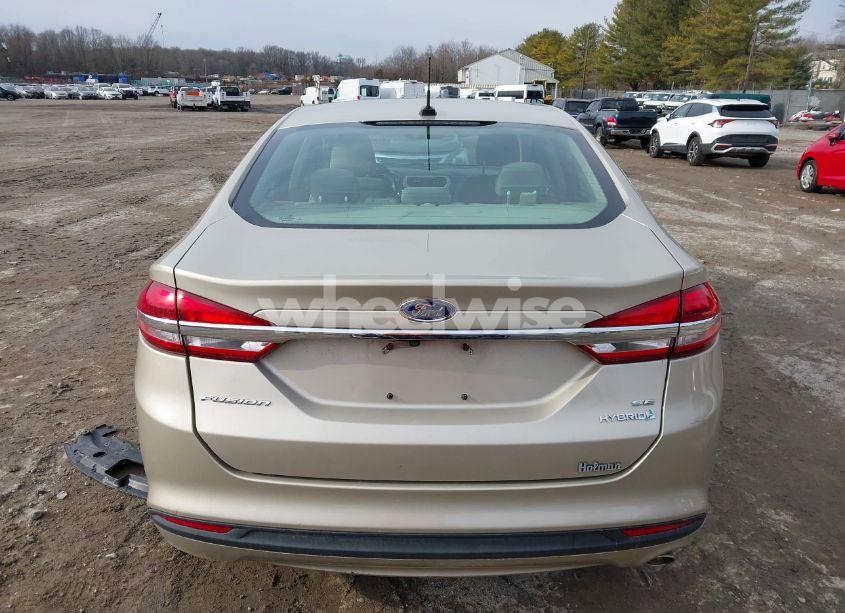 Photo 16 of 2018 Ford Fusion HYBRID SE (VIN 3FA6P0LU8JR137666)