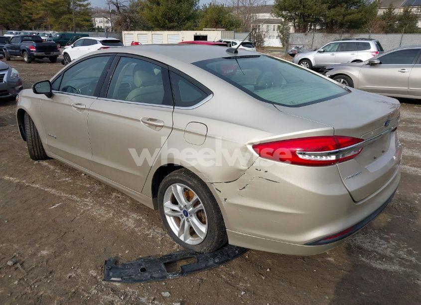 Photo 3 of 2018 Ford Fusion HYBRID SE (VIN 3FA6P0LU8JR137666)