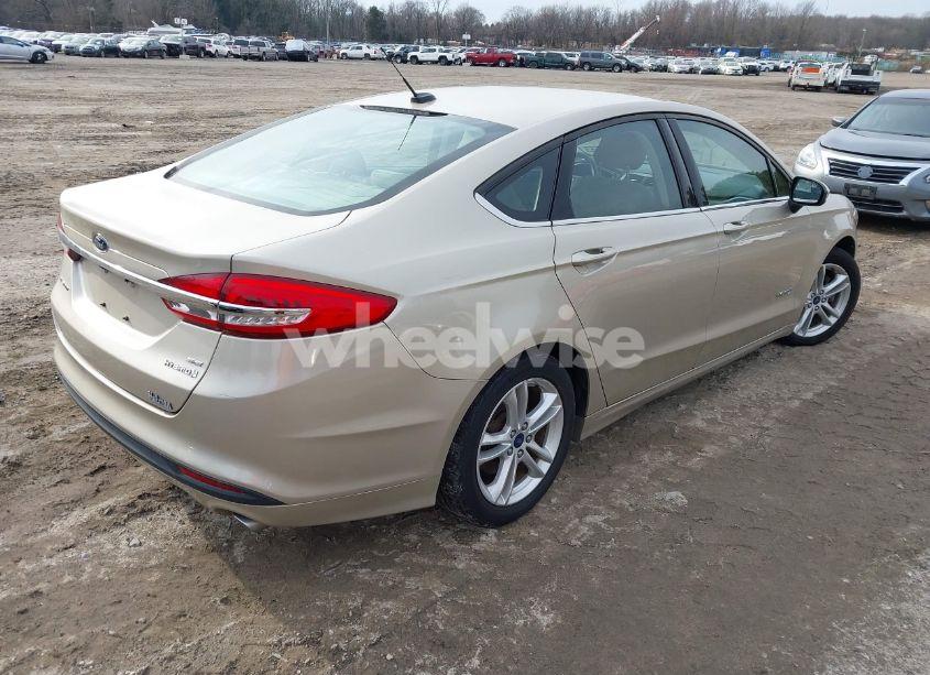 Photo 4 of 2018 Ford Fusion HYBRID SE (VIN 3FA6P0LU8JR137666)