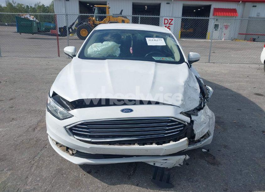 Photo 12 of 2018 Ford Fusion HYBRID SE (VIN 3FA6P0LU8JR157528)