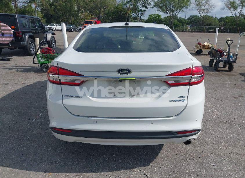 Photo 16 of 2018 Ford Fusion HYBRID SE (VIN 3FA6P0LU8JR157528)