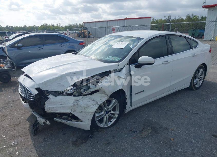 Photo 2 of 2018 Ford Fusion HYBRID SE (VIN 3FA6P0LU8JR157528)