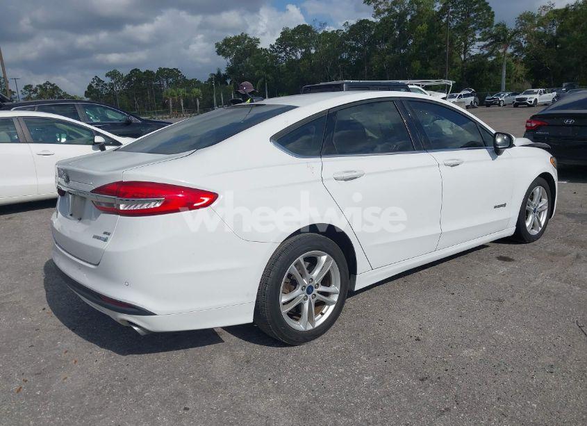 Photo 4 of 2018 Ford Fusion HYBRID SE (VIN 3FA6P0LU8JR157528)