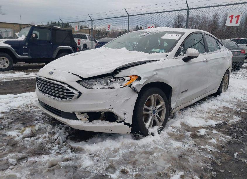 Photo 2 of 2018 Ford Fusion HYBRID SE (VIN 3FA6P0LU8JR206548)