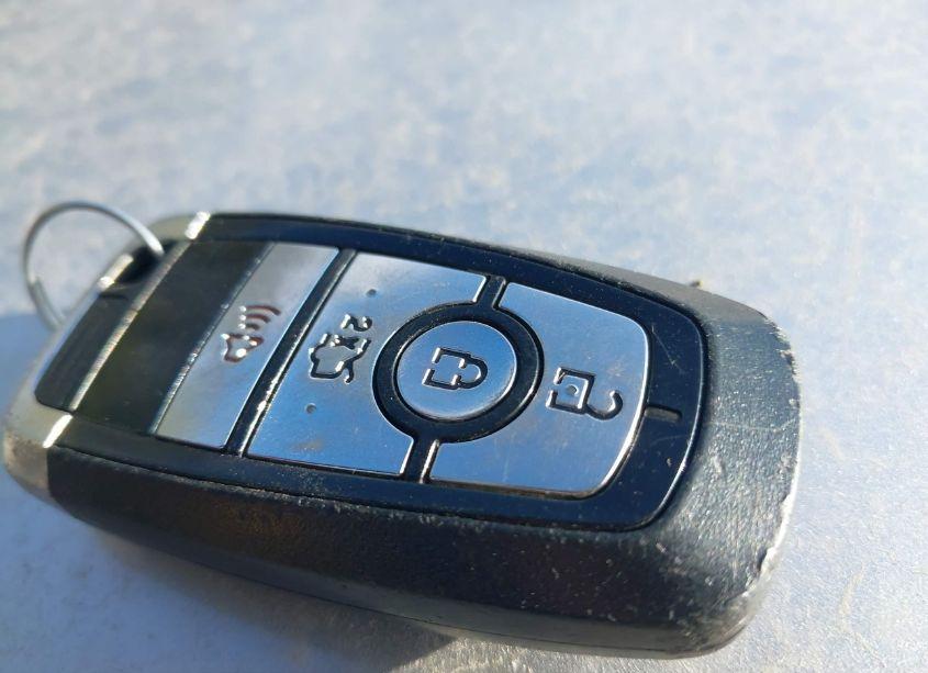 Photo 11 of 2018 Ford Fusion HYBRID SE (VIN 3FA6P0LU8JR219560)