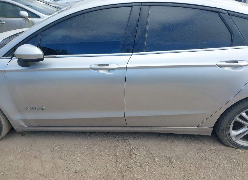 Photo 14 of 2018 Ford Fusion HYBRID SE (VIN 3FA6P0LU8JR219560)